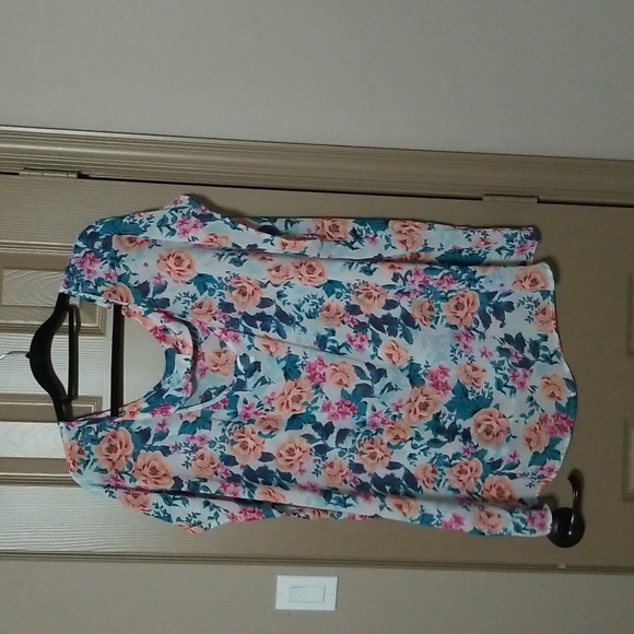 Floral Blouse - Picture 3 of 3